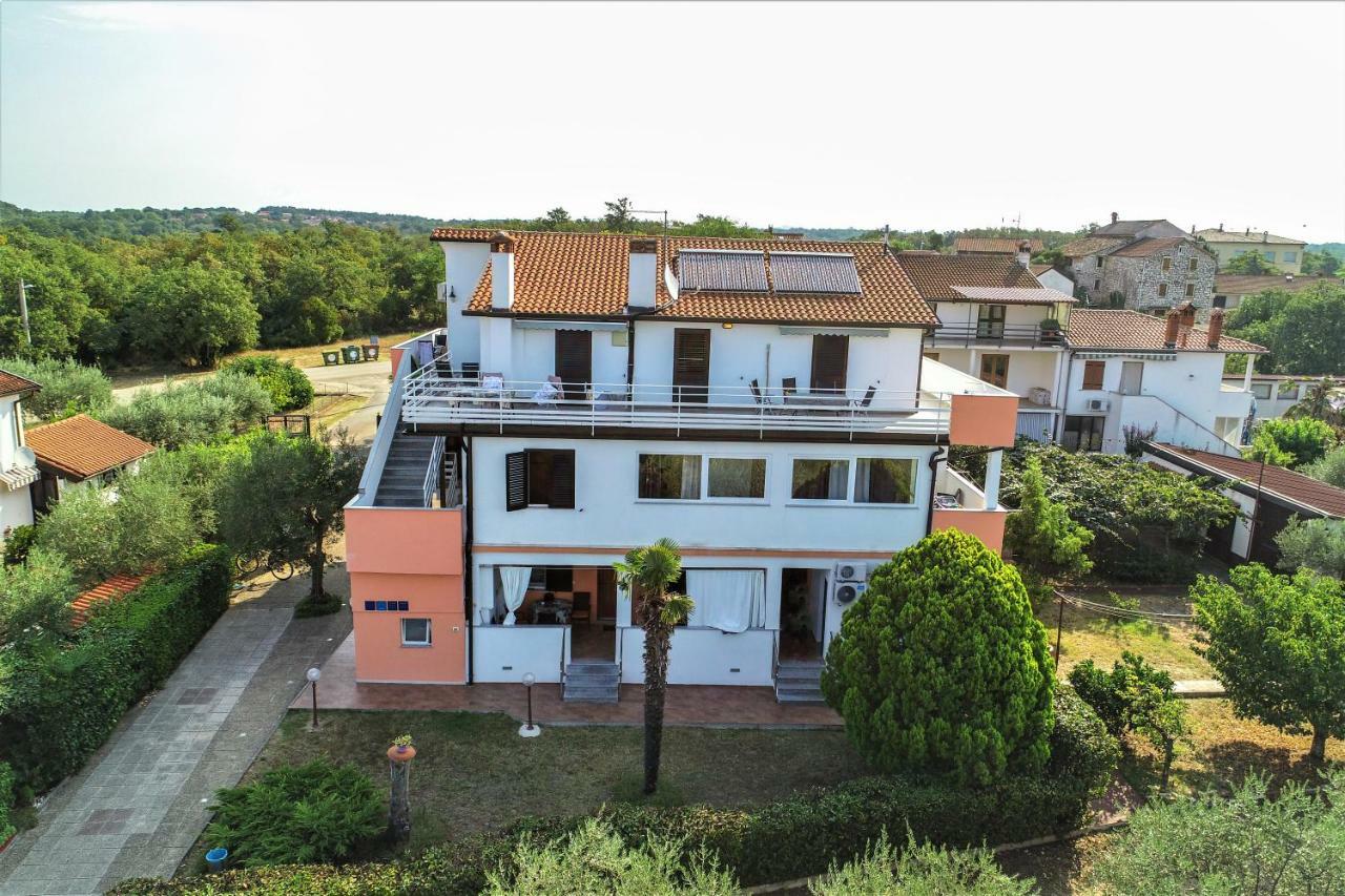 Apartments Villa Adamovic Umag Exterior photo